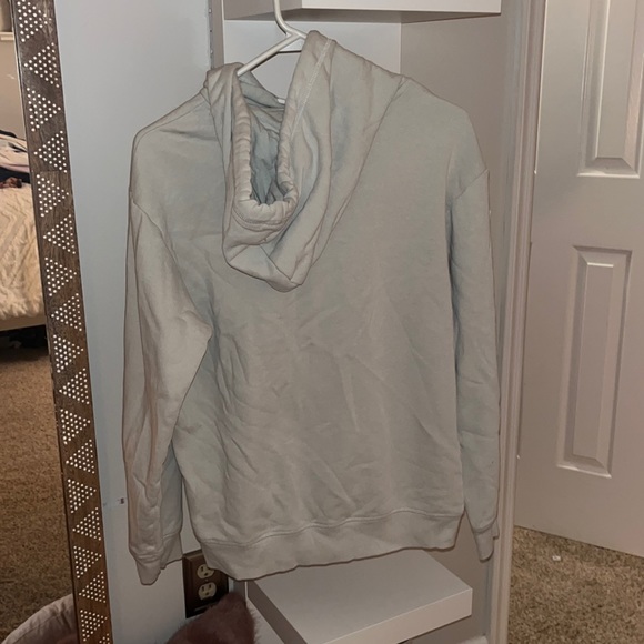 H&M Sweatshirt - Picture 2 of 3